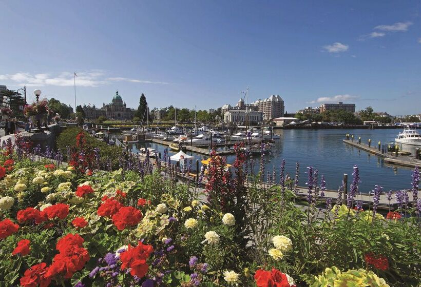 Doubletree By Hilton Hotel & Suites Victoria