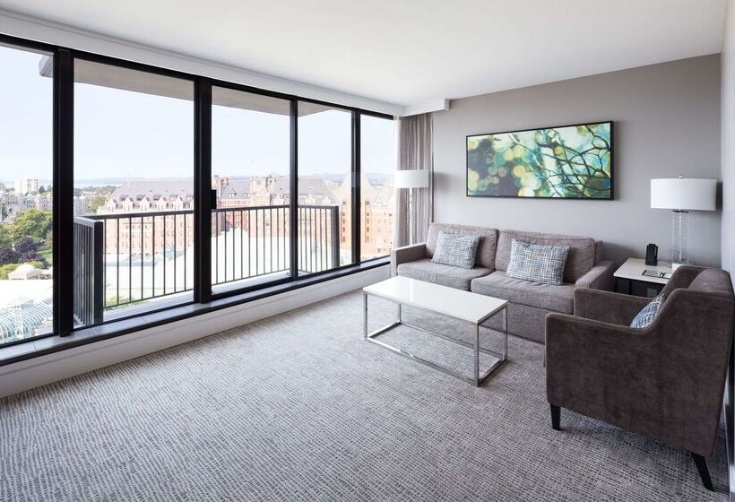 Doubletree By Hilton Hotel & Suites Victoria