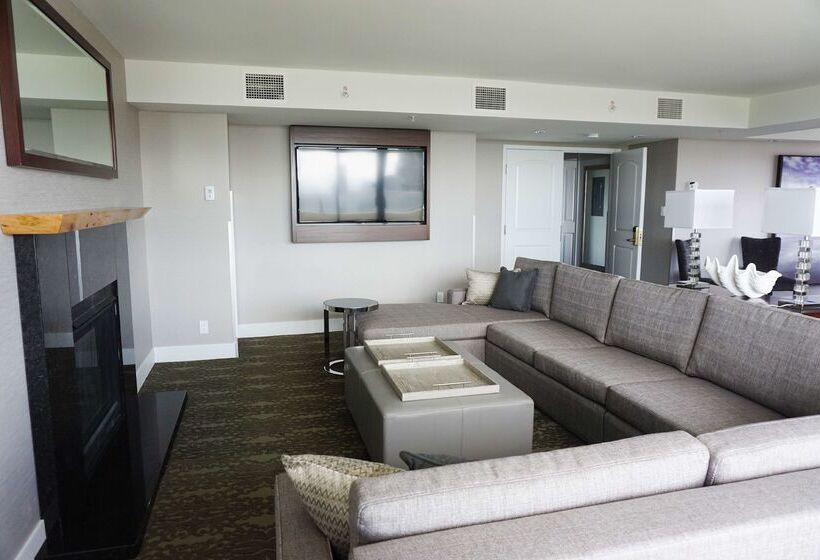 Doubletree By Hilton Hotel & Suites Victoria