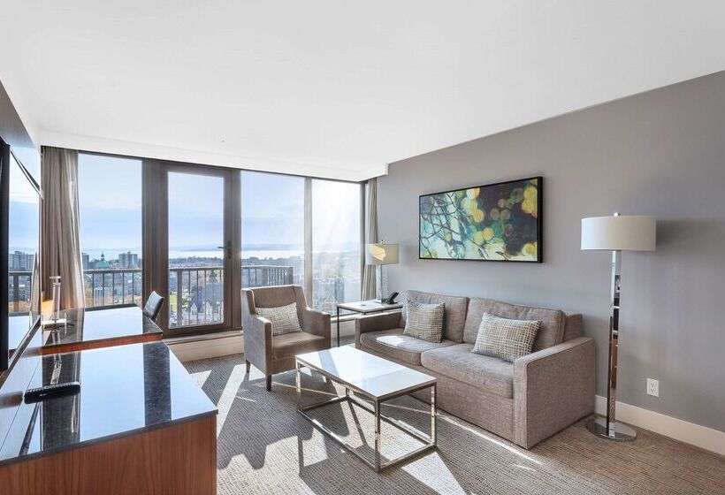 Doubletree By Hilton Hotel & Suites Victoria