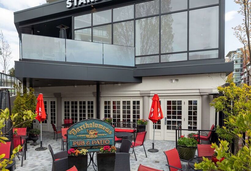 Doubletree By Hilton Hotel & Suites Victoria