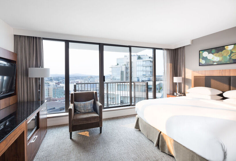 Doubletree By Hilton Hotel & Suites Victoria