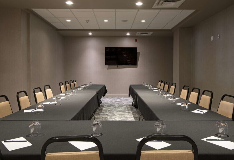 Doubletree By Hilton Hotel Kamloops