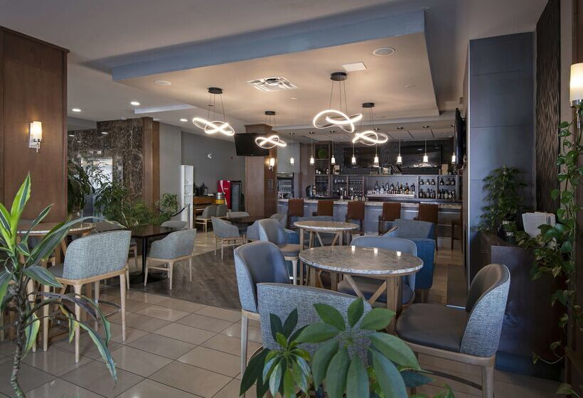 Doubletree By Hilton Hotel Kamloops