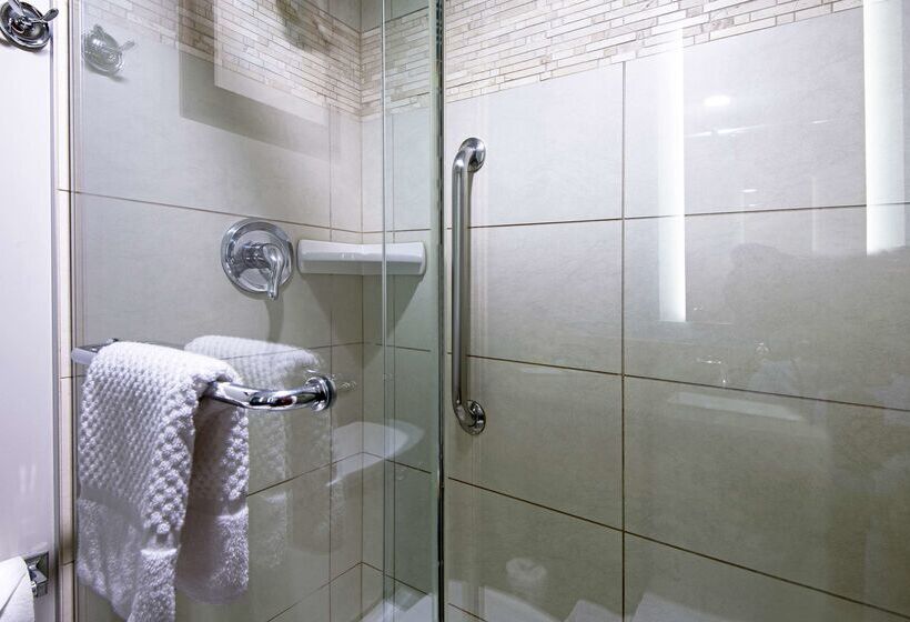 Doubletree By Hilton Hotel Kamloops