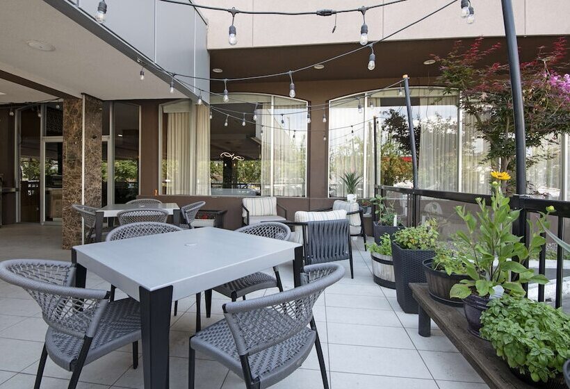 Doubletree By Hilton Hotel Kamloops