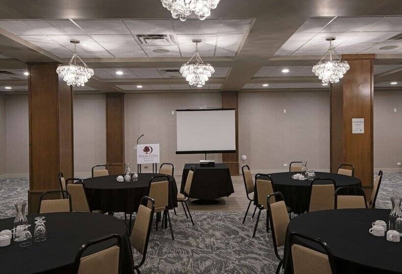 Doubletree By Hilton Hotel Kamloops