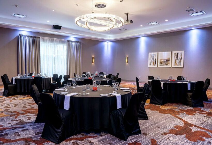 فندق Doubletree By Hilton Kitchener