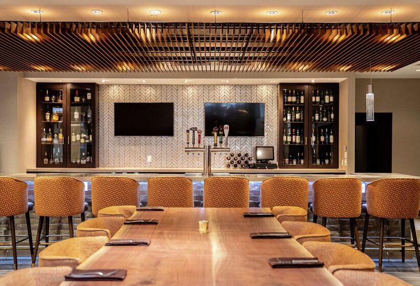 فندق Doubletree By Hilton Kitchener