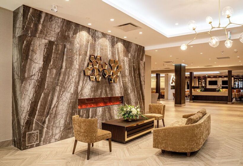 هتل Doubletree By Hilton Kitchener