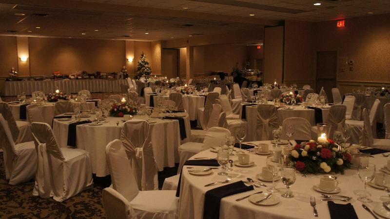 هتل Doubletree By Hilton Kitchener