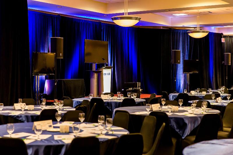 هتل Doubletree By Hilton Kitchener