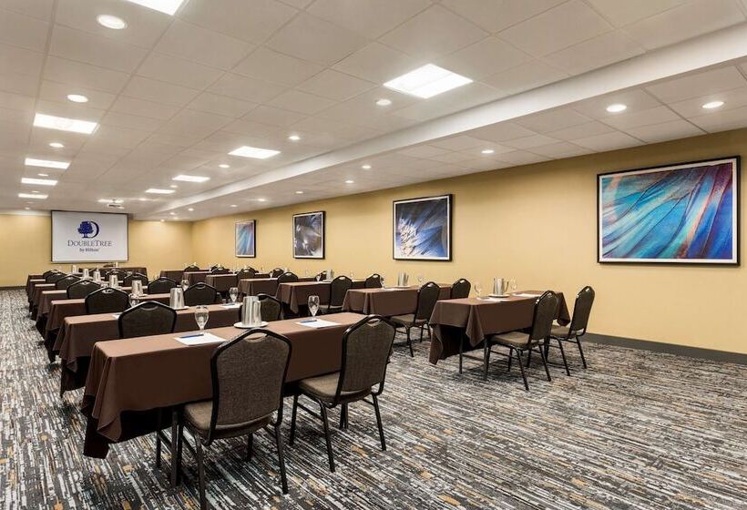 هتل Doubletree By Hilton Pointe Claire Montreal Airport West