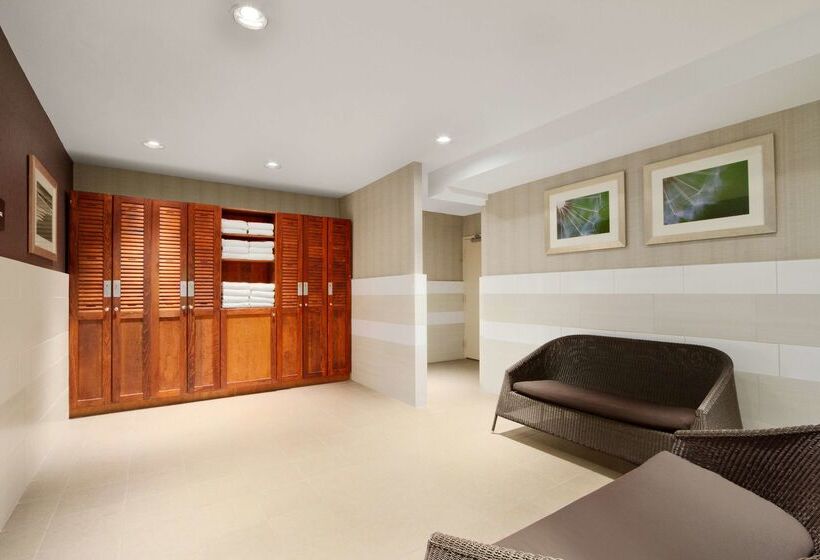 Doubletree By Hilton Hotel Toronto Downtown