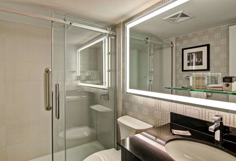 Doubletree By Hilton Hotel Toronto Downtown