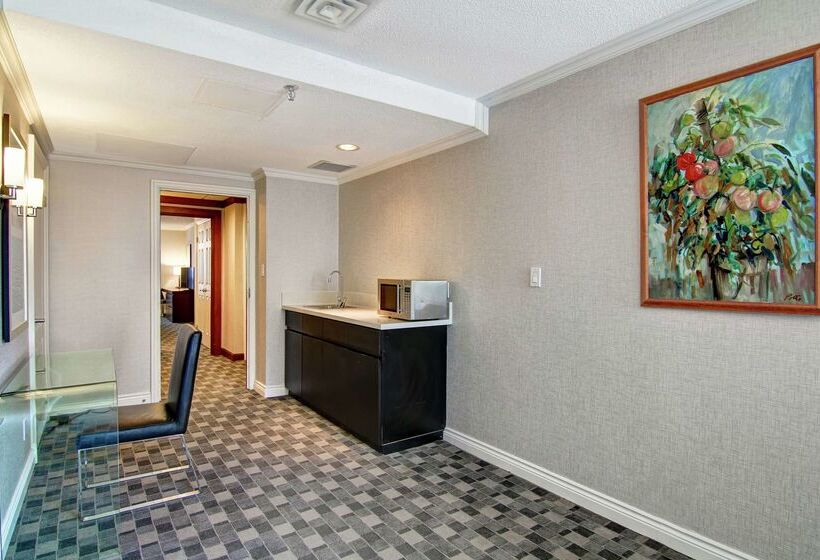 Doubletree By Hilton Hotel Toronto Downtown