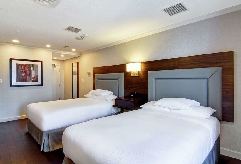 Doubletree By Hilton Hotel Toronto Downtown