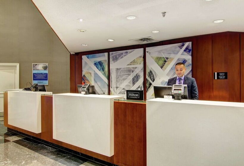 Doubletree By Hilton Hotel Toronto Downtown
