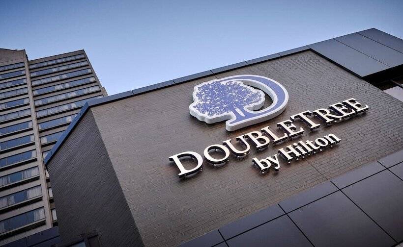 Doubletree By Hilton Windsor Hotel & Suites