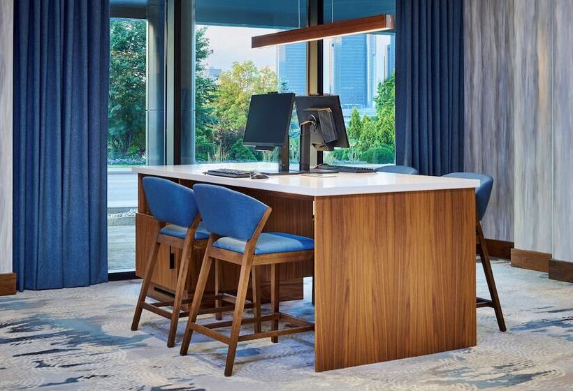 Doubletree By Hilton Windsor Hotel & Suites