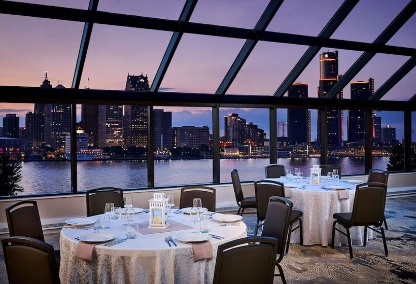 Doubletree By Hilton Windsor Hotel & Suites