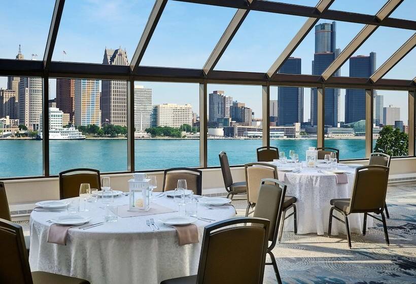 Doubletree By Hilton Windsor Hotel & Suites