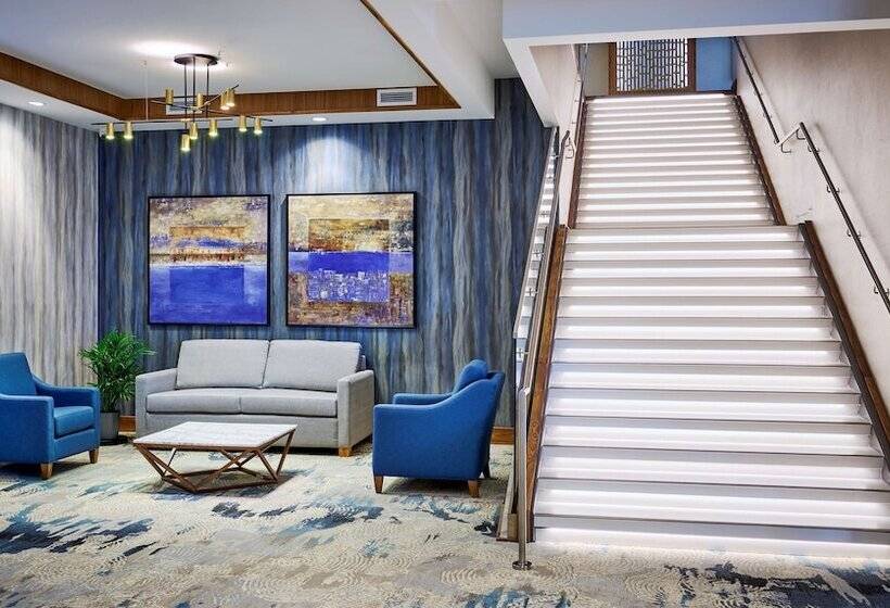 Doubletree By Hilton Windsor Hotel & Suites