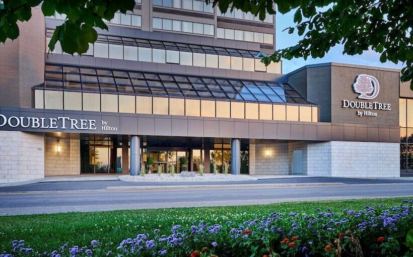 Doubletree By Hilton Windsor Hotel & Suites