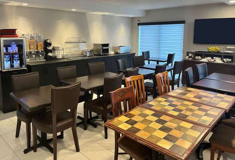 בית מלון כפרי Econo Lodge Airport Quebec