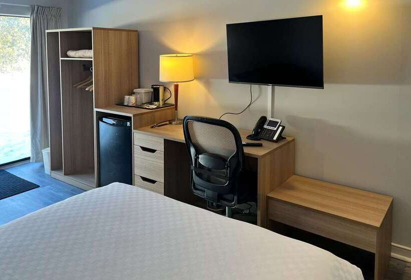 בית מלון כפרי Econo Lodge Airport Quebec