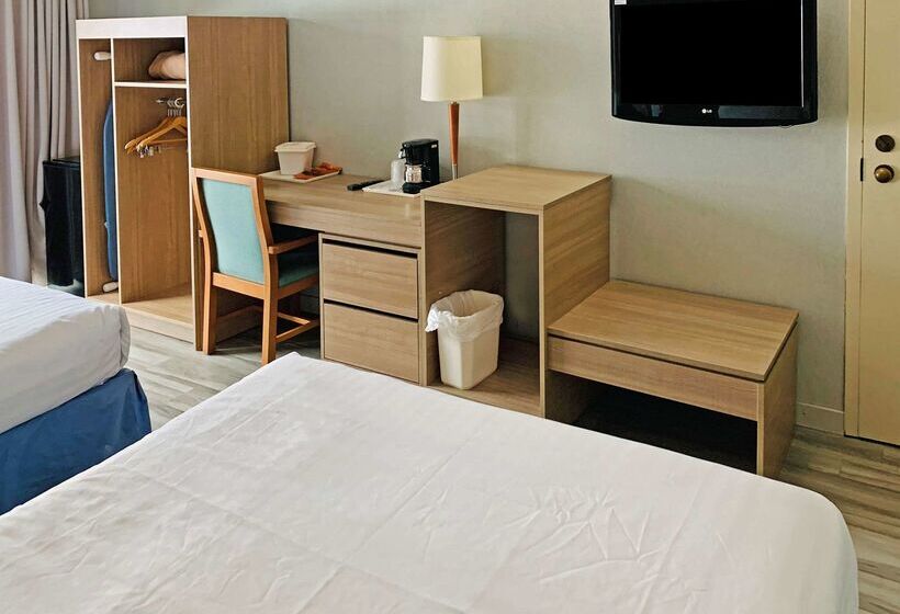 בית מלון כפרי Econo Lodge Airport Quebec