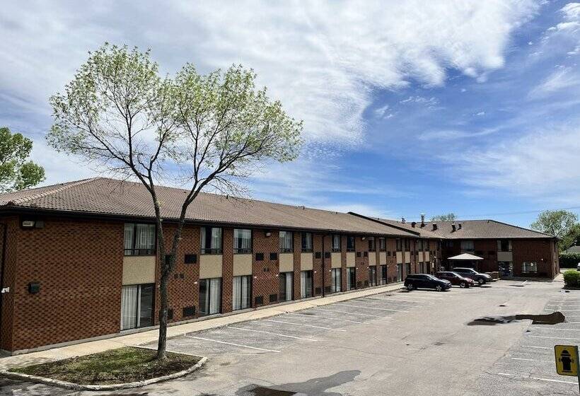 בית מלון כפרי Econo Lodge Airport Quebec