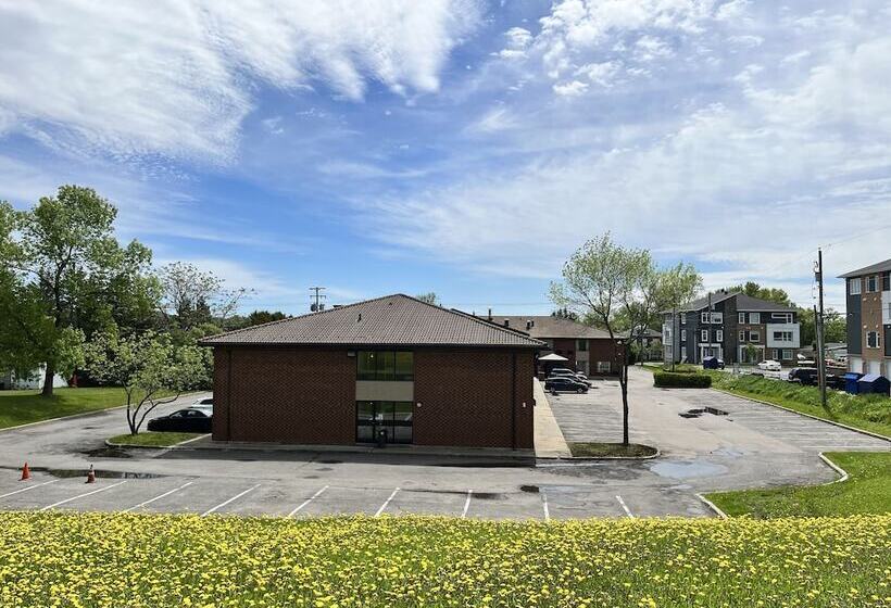 فندق Econo Lodge Airport Quebec