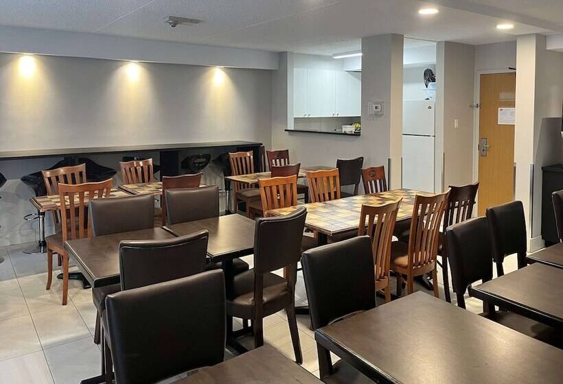 فندق Econo Lodge Airport Quebec