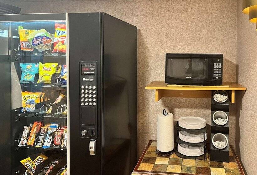 فندق Econo Lodge Airport Quebec