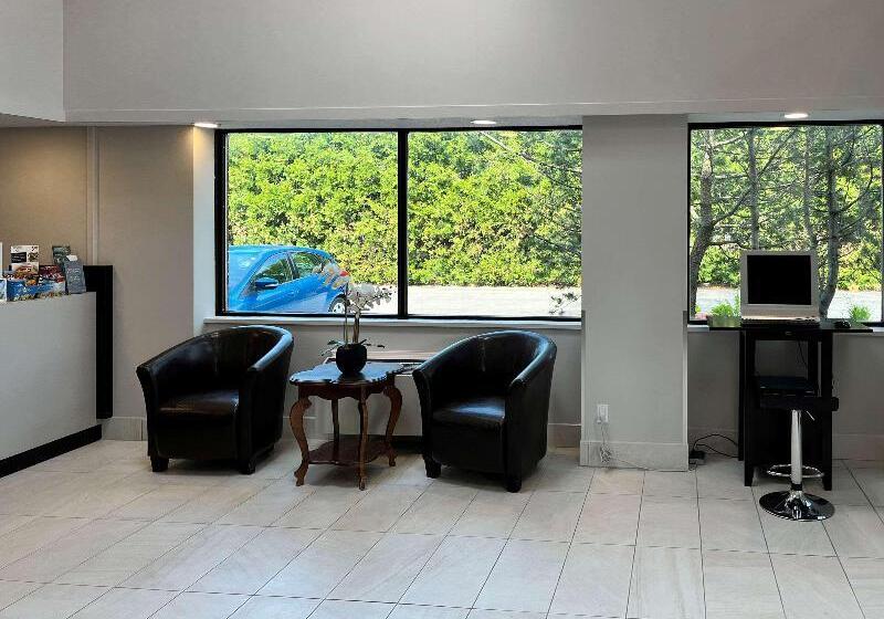 בית מלון כפרי Econo Lodge Airport Quebec