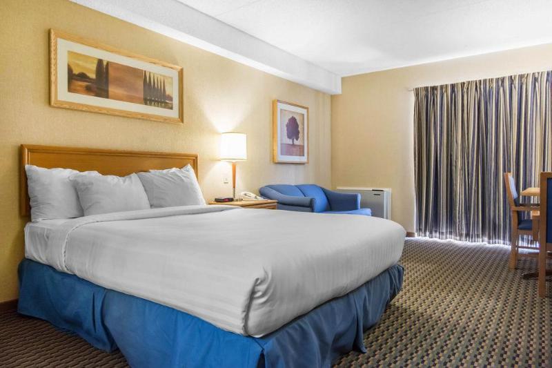 בית מלון כפרי Econo Lodge Airport Quebec