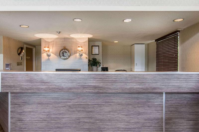 בית מלון כפרי Econo Lodge Airport Quebec