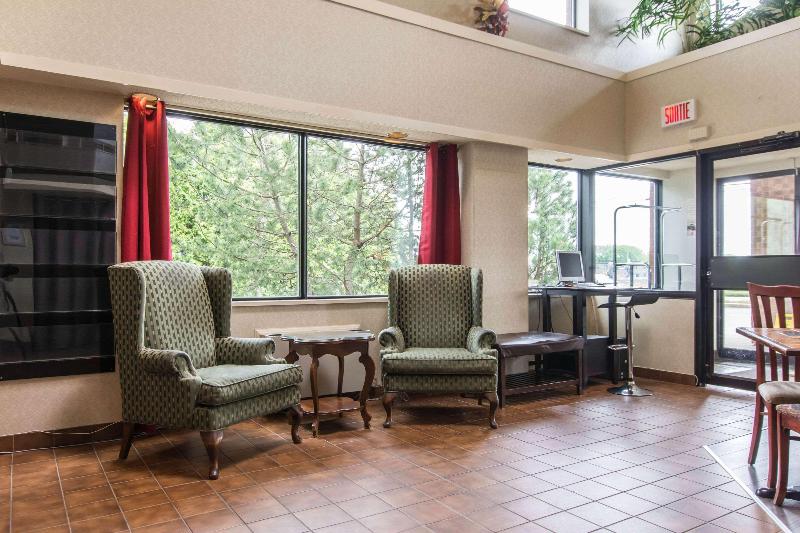 בית מלון כפרי Econo Lodge Airport Quebec