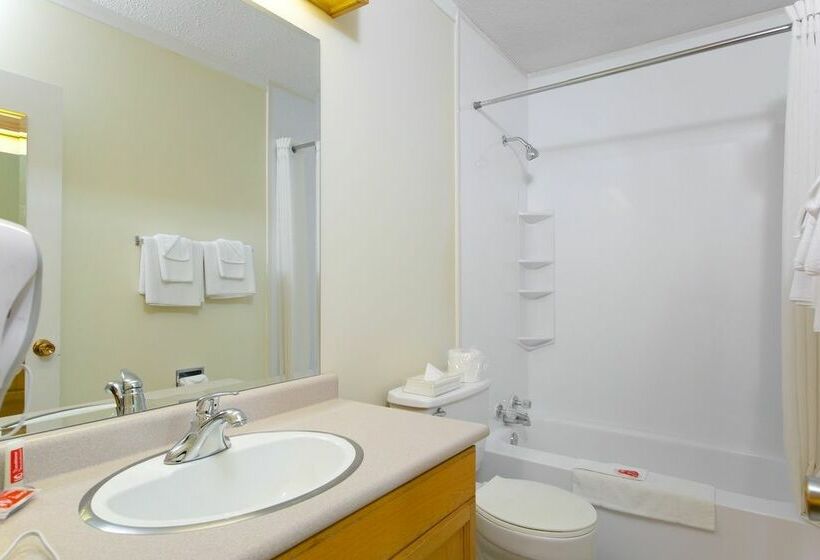 فندق Econo Lodge Kelowna