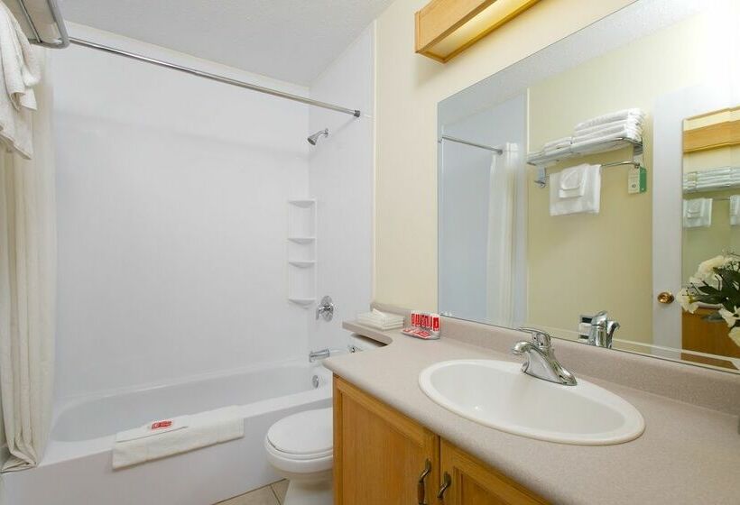 فندق Econo Lodge Kelowna