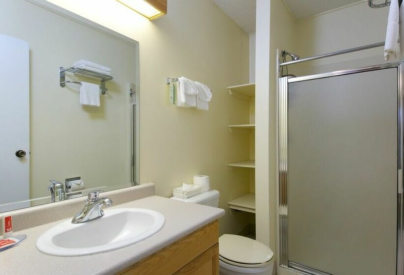 فندق Econo Lodge Kelowna