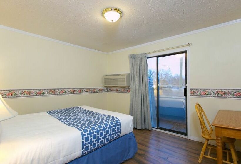 فندق Econo Lodge Kelowna