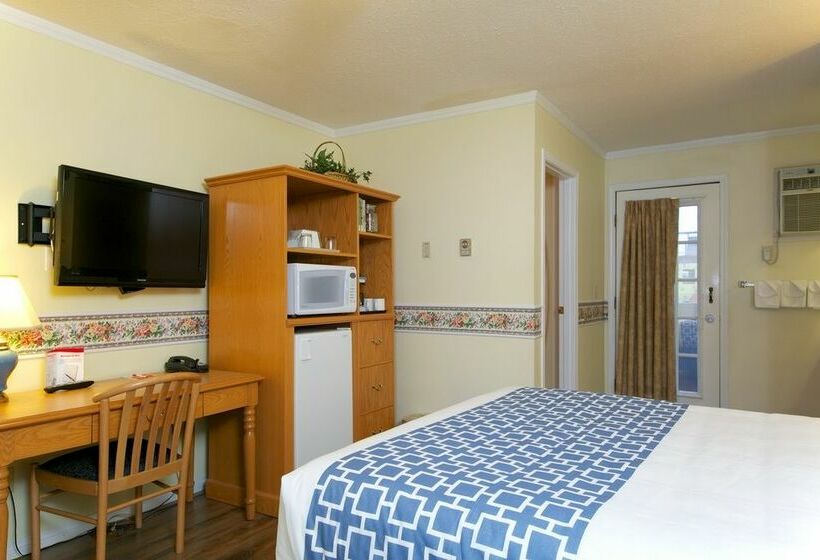 فندق Econo Lodge Kelowna