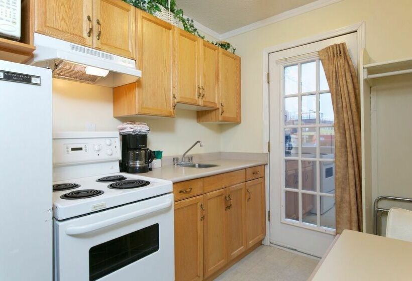 فندق Econo Lodge Kelowna