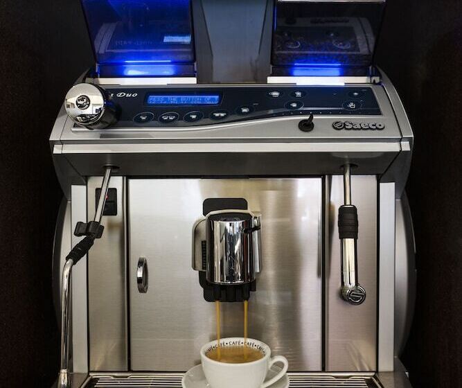 Отель Espresso Montreal Centre Ville / Downtown