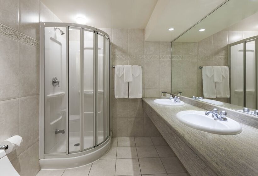 Отель Espresso Montreal Centre Ville / Downtown