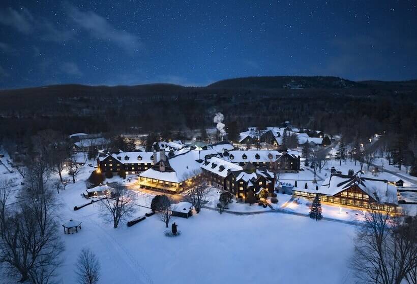 فندق Fairmont Le Chateau Montebello