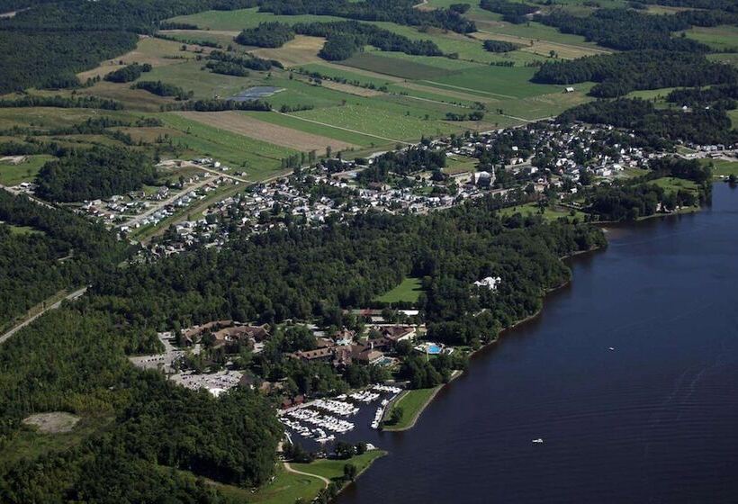 فندق Fairmont Le Chateau Montebello