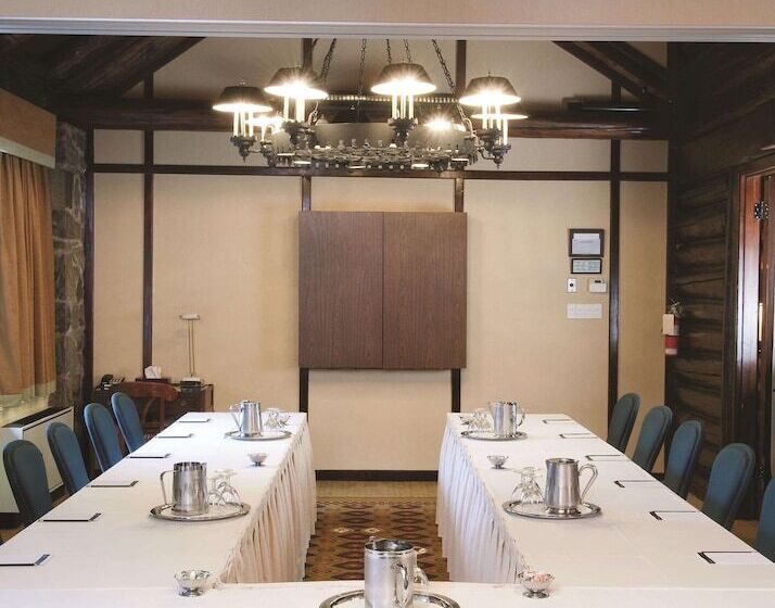 호텔 Fairmont Le Chateau Montebello